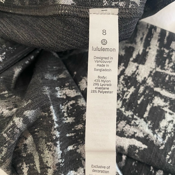 RARE LIMITED EDITION LULULEMON LEGGINGS length 25 - Picture 3 of 3